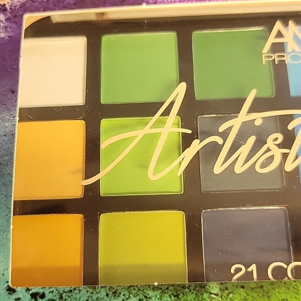 Amuse Multicolor 21 Colors ARTIST STAPLE Palette New In Box